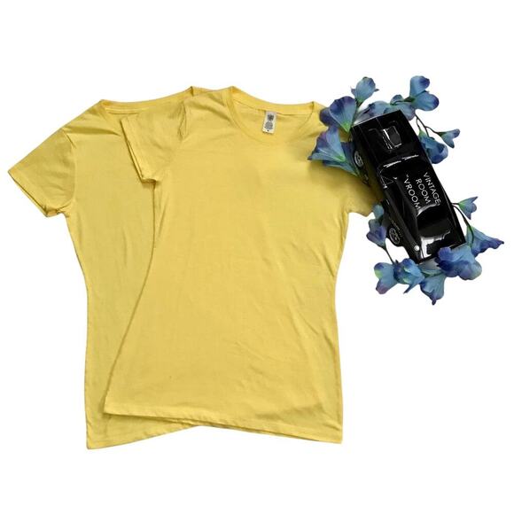 NWOT 2 Pack Yellow TShirt Bundle for Women Size M - Picture 1 of 7